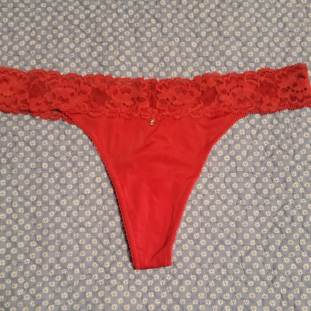 Montelle Intimates Red Lace Thong M